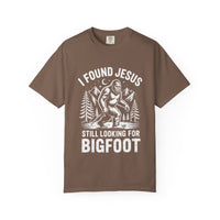 Load image into Gallery viewer, I Found Jesus Still Looking For Bigfoot - Comfort Colors Men's Tee
