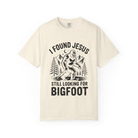 Load image into Gallery viewer, I Found Jesus Still Looking For Bigfoot - Comfort Colors Men's Tee